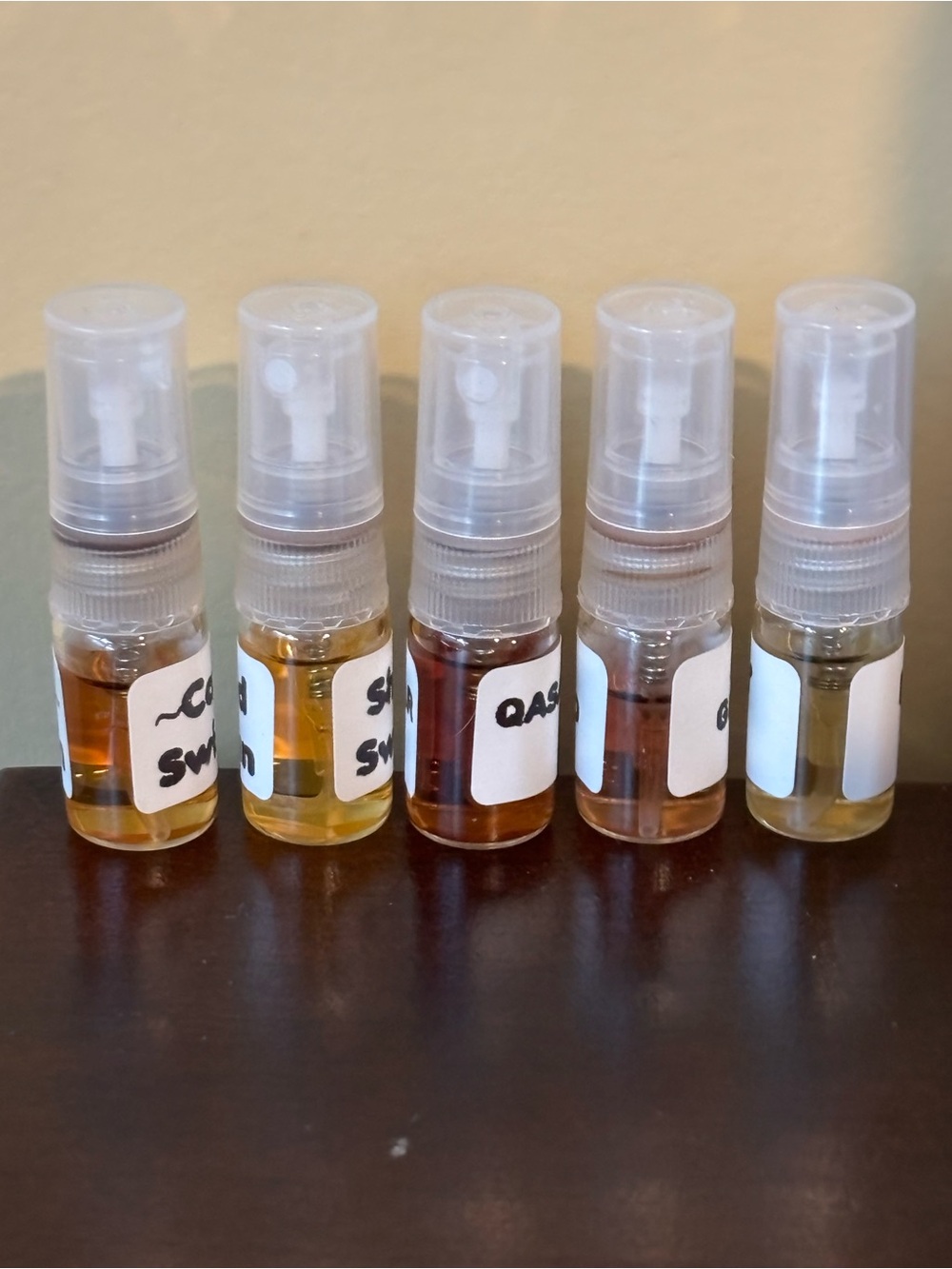 5- Arabian perfume samples, 2 ml each - Picture 2 of 2